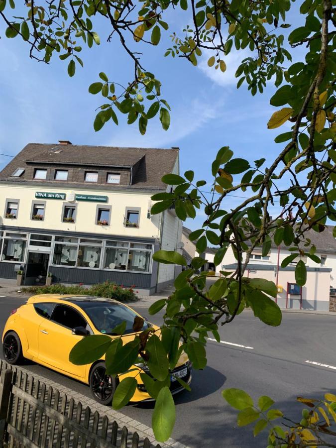 Bed and Breakfast Vina Am Ring Mannebach  Exterior foto