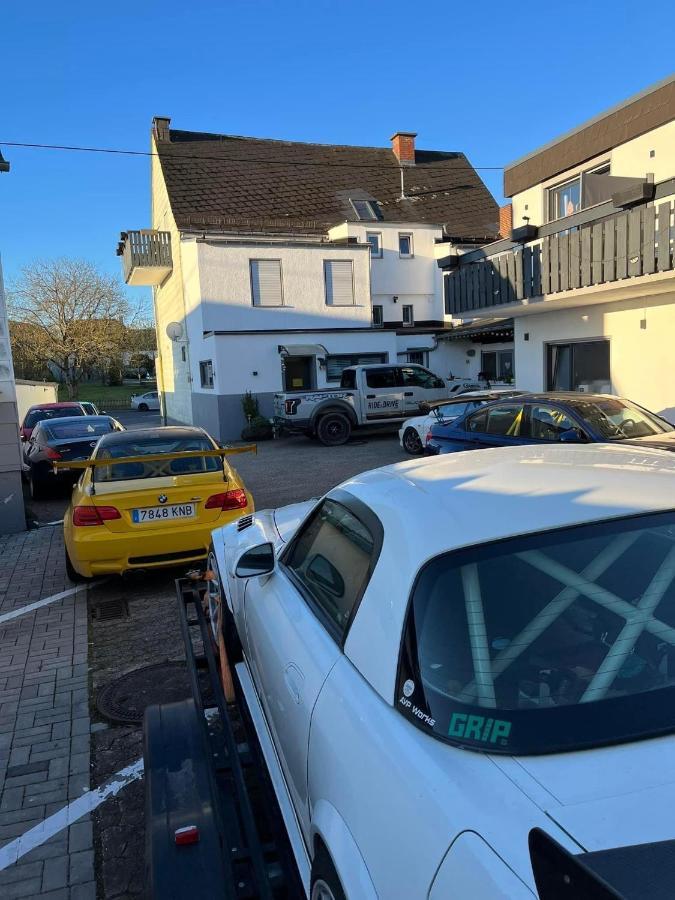 Bed and Breakfast Vina Am Ring Mannebach  Exterior foto